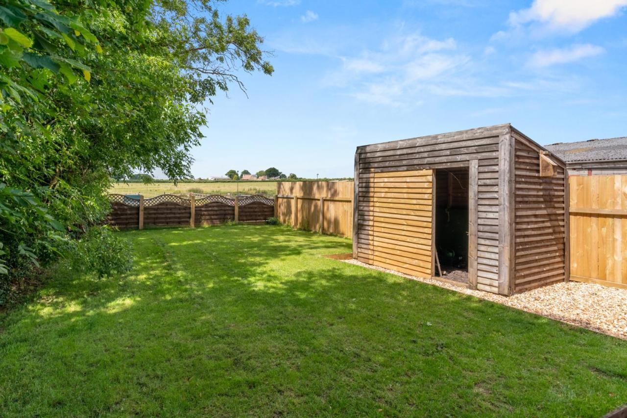 Old Stables, Little Ballthorns Farm Cold Ashton Bagian luar foto